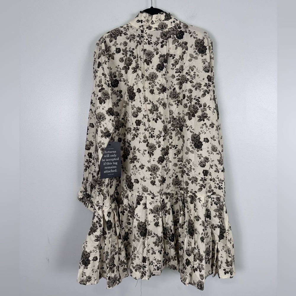 TUCKERNUCK Faded Roses Tate Dress - Picture 3 of 6